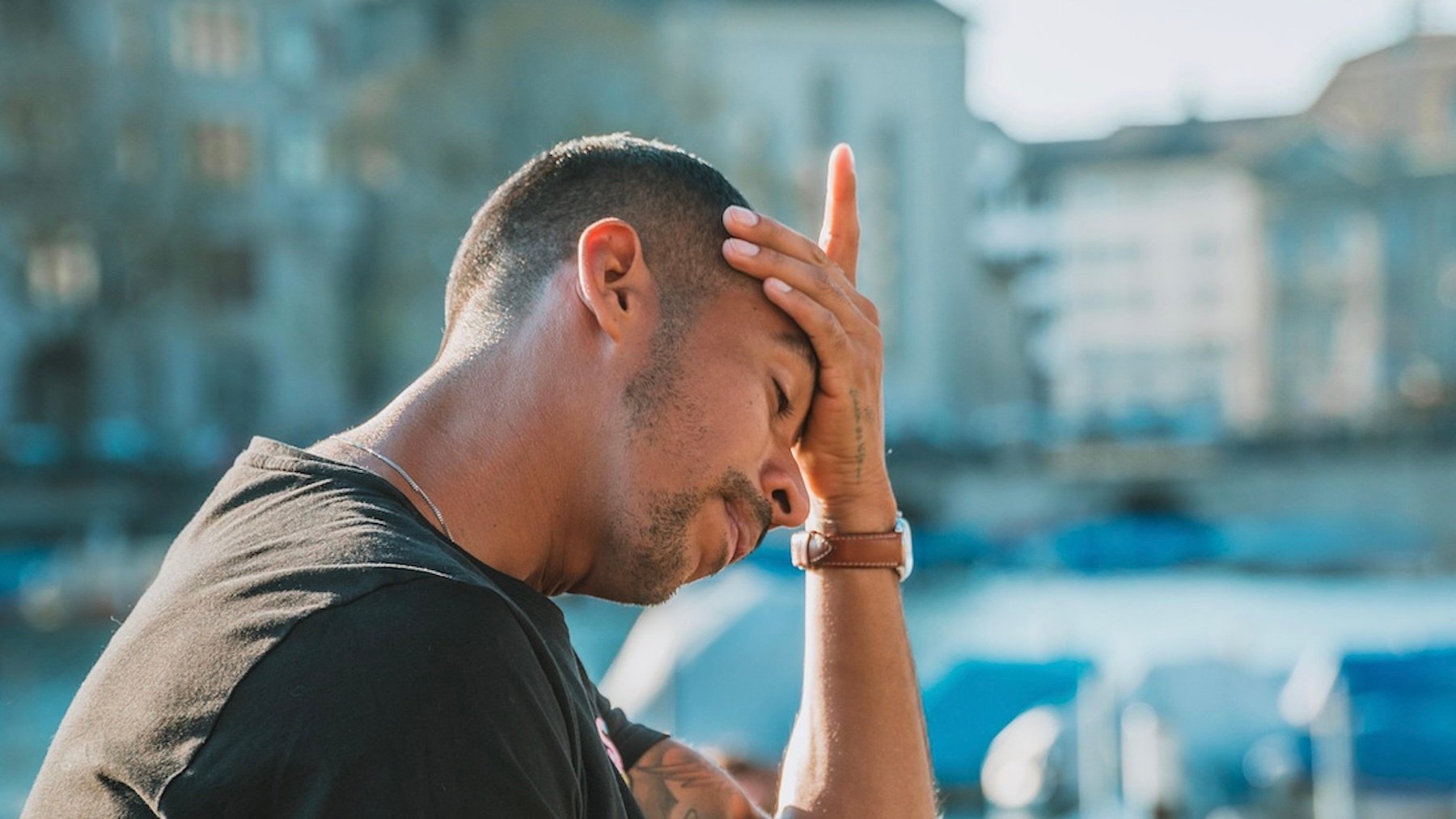 Hombre pensando, memoria