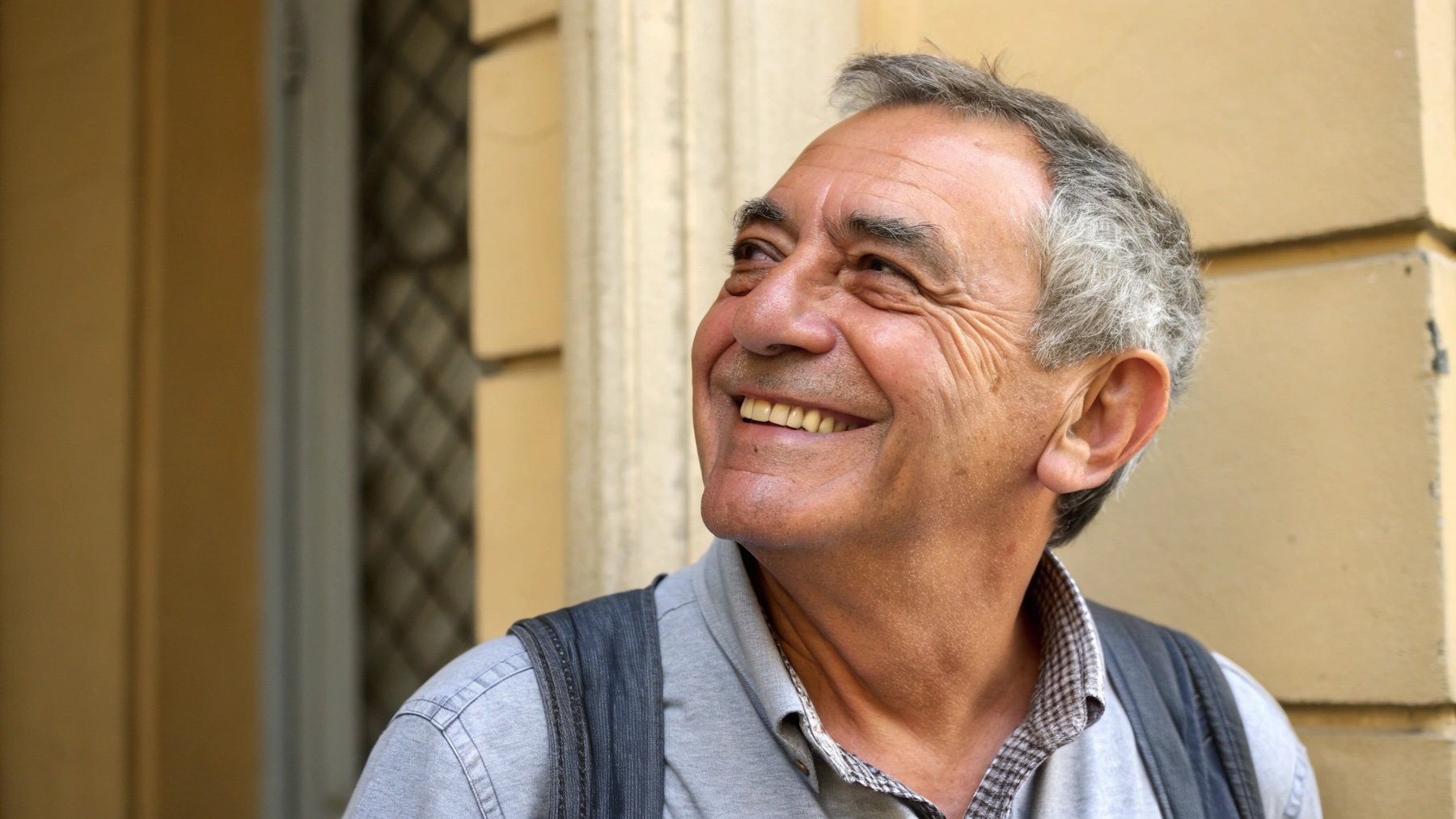 Hombre, sonreir, sonrisa