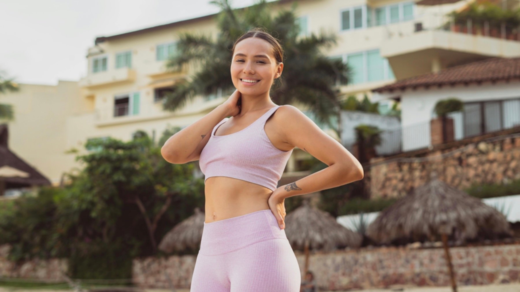 Mujer con ropa de deporte, ejercicio