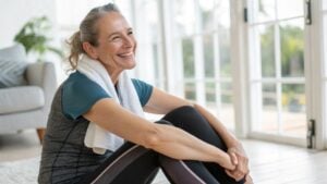 Más allá del gimnasio: el mejor ejercicio para que las mujeres mayores de 55 años mejoren su equilibrio
