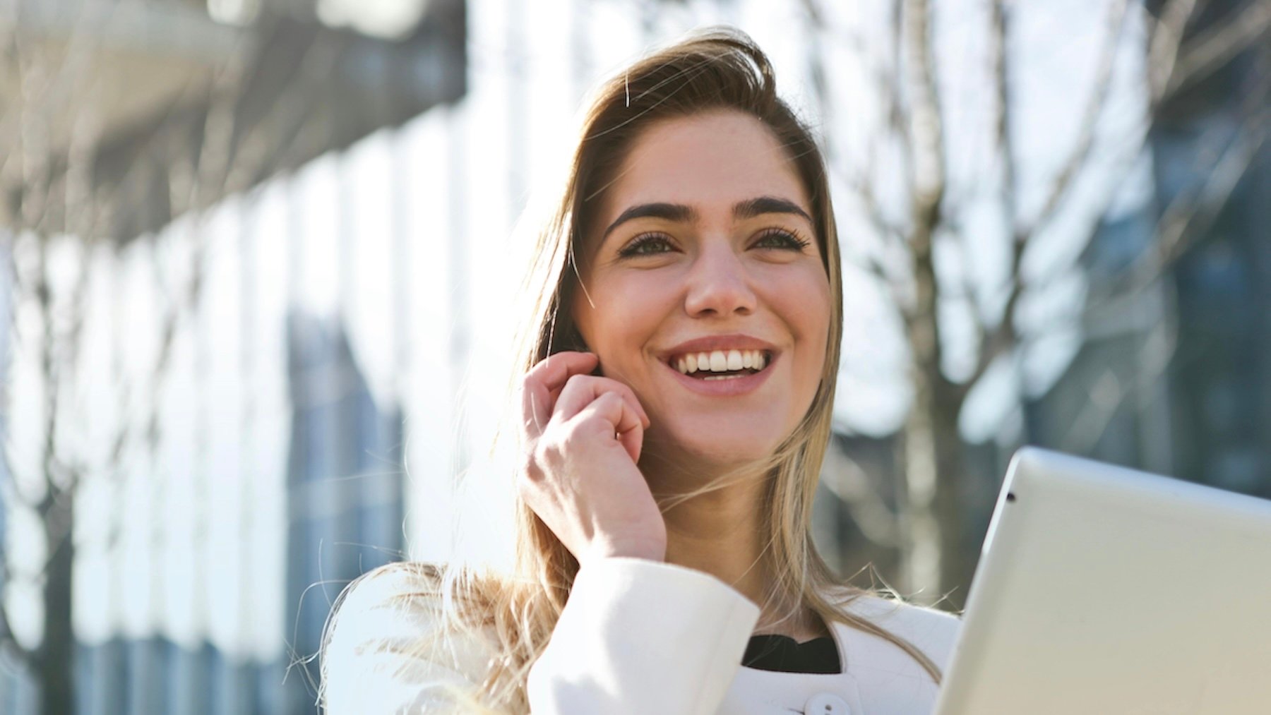 Mujer sonriendo, sonrisa, mujer