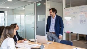 Armenia Barradas, experta en recursos humanos: «Eres un mal jefe si te frustras cuando cometes errores»