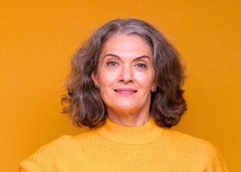 Color, mujeres, rasgos