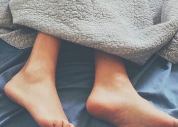 El método del 3-2-1 que ayuda a conciliar el sueño en segundos: los médicos lo avalan para acabar con el insomnio