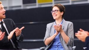 Fernando Miralles, profesor español de oratoria, desvela el truco psicológico que te hace ganar cualquier debate