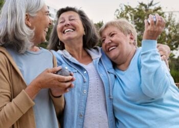 Personas felices de 65 años