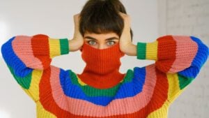 Ni se te ocurra mezclar estos 2 colores: compiten entre sí y convertirán tu look en un desastre