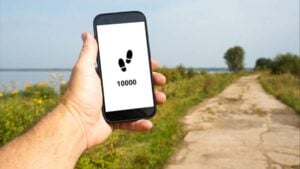 Ni una hora ni tres: este es el tiempo exacto que deberías tardar en caminar 10.000 pasos, según tu edad