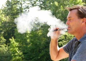 El aviso de una farmacéutica si quieres dejar de fumar: "El problema de los que engordan está en..."