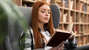 Suena raro, pero lo avala un reciente estudio universitario: si lees alta literatura, podrás sacar mejores notas