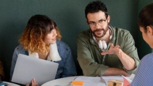 Fernando Miralles, experto en oratoria: «Siempre recomiendo estos 5 trucos para que te escuchen desde la primera frase»