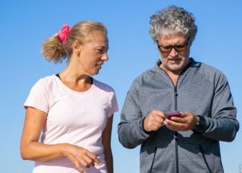 Apuntar tus ejercicios en tu teléfono inteligente sirve como un diario de salud. (Foto: Freepik)