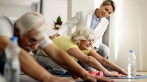 Soy fisioterapeuta y siempre recomiendo este ejercicio de gimnasia a mis pacientes de más de 60 años