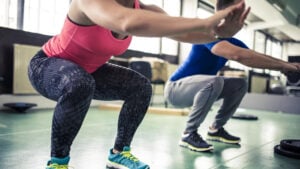 Alessandra, entrenadora personal: «Con 50 años deberías poder hacer más de 20 sentadillas con tu propio peso»