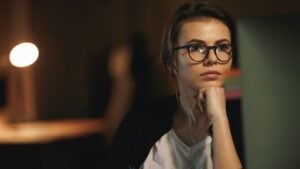 Las personas que poseen este hábito suelen ser más inteligentes que el promedio, aunque no lo sepan