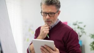 Muchos ni lo saben, pero las personas más inteligentes suelen compartir este rasgo de su personalidad