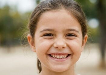 Niña, sonrisa, habitos