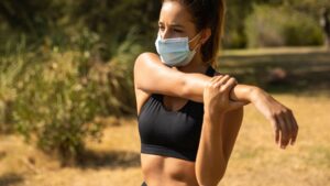 Ni correr ni pasear: el ejercicio recomendado para personas alérgicas en primavera, según los expertos