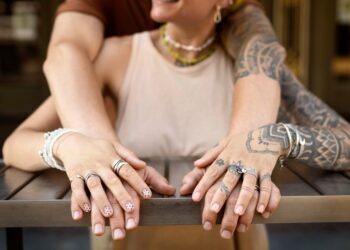 Quienes tienen las manos tatuadas demuestran una gran seguridad en sí mismos y un deseo inconsciente de mostrar su verdadera esencia sin filtros. (Foto: Freepik)