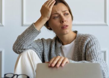 Nuestro cerebro está programado para pensar lo peor, como una medida de protección automática. (Foto: Freepik)