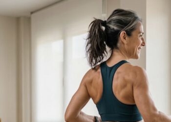 Mujer, ejercicio, deporte, espalda