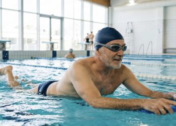 Hombre, piscina, nadar, ejercicio