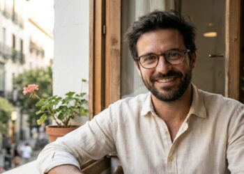 Hombre, sonrisa, inteligente