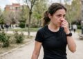 Mujer, alergia, deporte