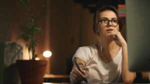 Las personas con más inteligencia de lo normal tienen este rasgo en su personalidad: está confirmado por los expertos