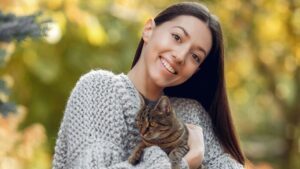 Ni hacer ejercicio ni leer: el aliado para superar la ansiedad que poca gente conoce en España, según los expertos