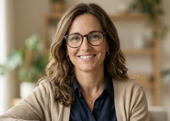 Mujer, sonriendo, inteligente