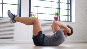 Un entrenador español desmonta el mito: para eliminar la grasa de la barriga no hay que hacer 100 abdominales diarios