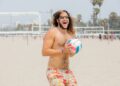 Ni pesas ni máquinas: los 10 ejercicios que puedes hacer en la playa y se convierten en la mejor rutina de entrenamiento del verano