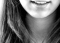 Adiós al sarro: cómo blanquear tus dientes sin pasar por el dentista ni gastar un dineral