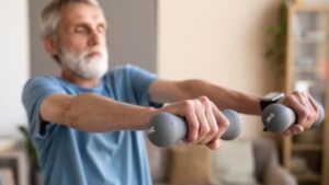 El ejercicio zona cero es la tendencia en fitness de 2026 y puede ayudar a los mayores de 60 años a moverse sin riesgo