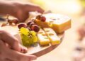 El mejor queso para el cerebro después de los 70: protege la memoria y ralentiza el deterioro cognitivo