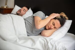 Al parecer, los ronquidos fuertes son un síntoma de apnea del sueño, según un ingeniero