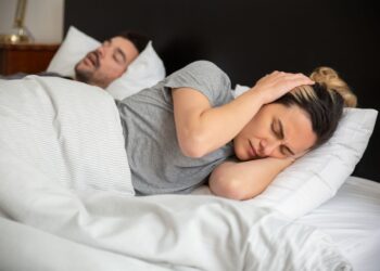 Al parecer, los ronquidos fuertes son un síntoma de apnea del sueño, según un ingeniero