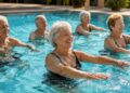 personas mayores, piscina, deporte