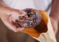 Los antojos de dulce tienen una explicación científica y una solución práctica: lo que los expertos recomiendan para controlarlos sin eliminarlos