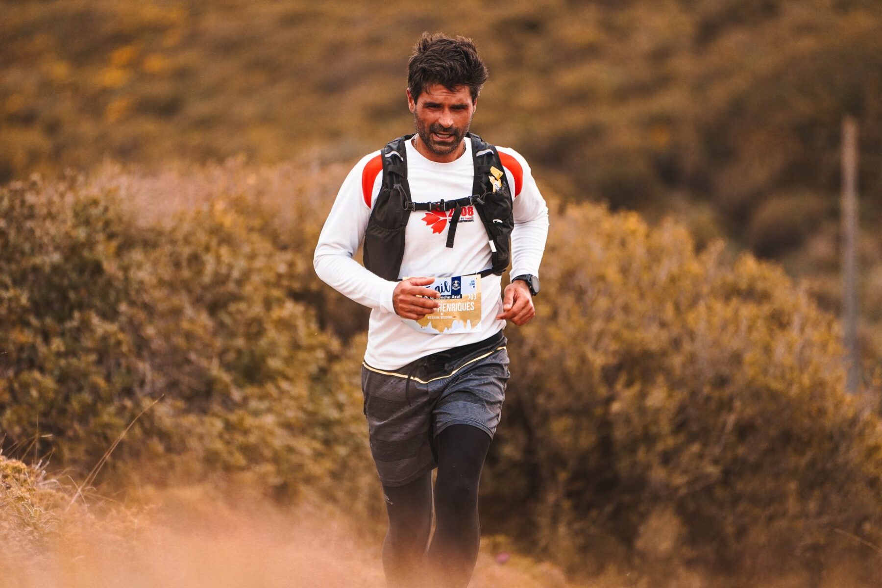 Rucking, el ejercicio de moda no requiere gimnasio: consiste en caminar con una mochila cargada y tiene estos beneficios para el cuerpo