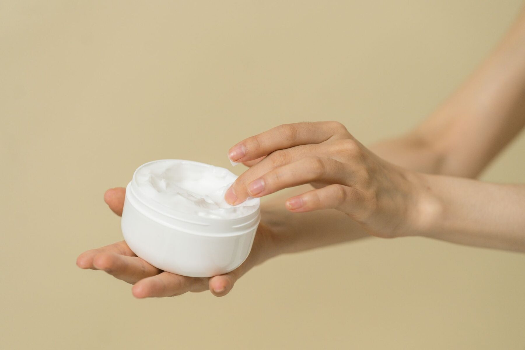 Expertos de la OCU y los dermatólogos coinciden: "La mayoría de las cremas antiarrugas reduce menos del 20% de la profundidad de la arruga"