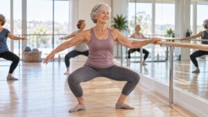 Ni yoga ni pilates: el ejercicio de bajo impacto que los fisioterapeutas recomiendan a los mayores de 70 años para mantenerse activos sin lesiones