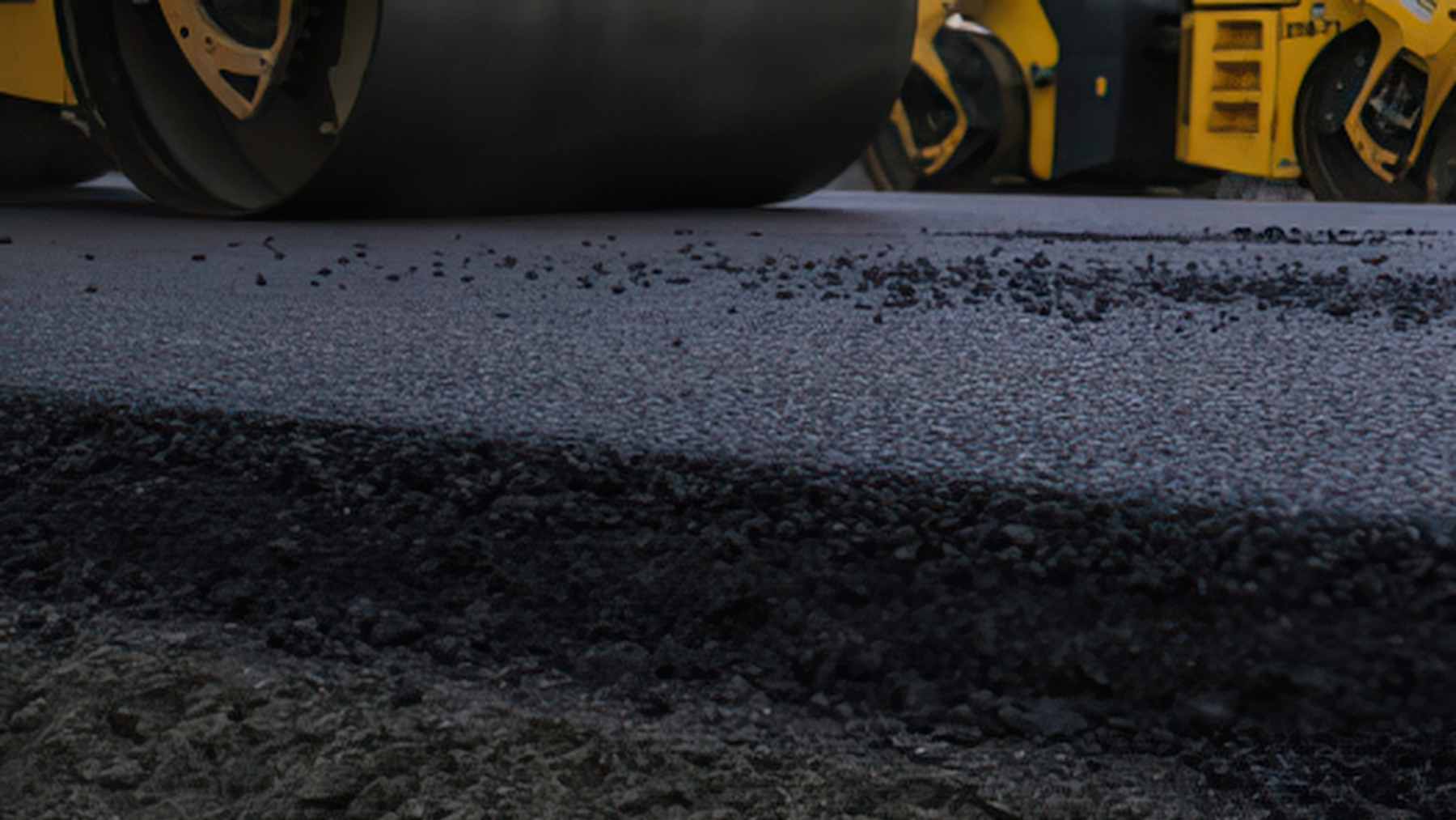 A country is letting robots control asphalt for the first time, and the target is the road defect that turns rain into danger 1 A 3D-controlled robotic asphalt paver resurfacing a major overpass in Bangkok to improve water drainage and road quality.