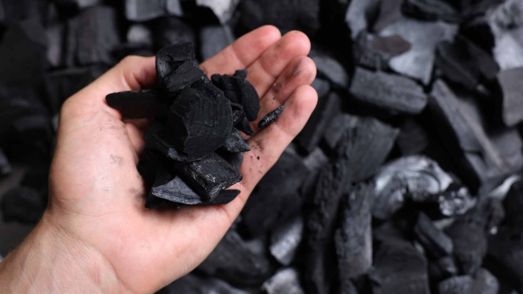 An advanced electrochemical zero-carbon direct coal fuel cell system being tested in a laboratory setting in China.