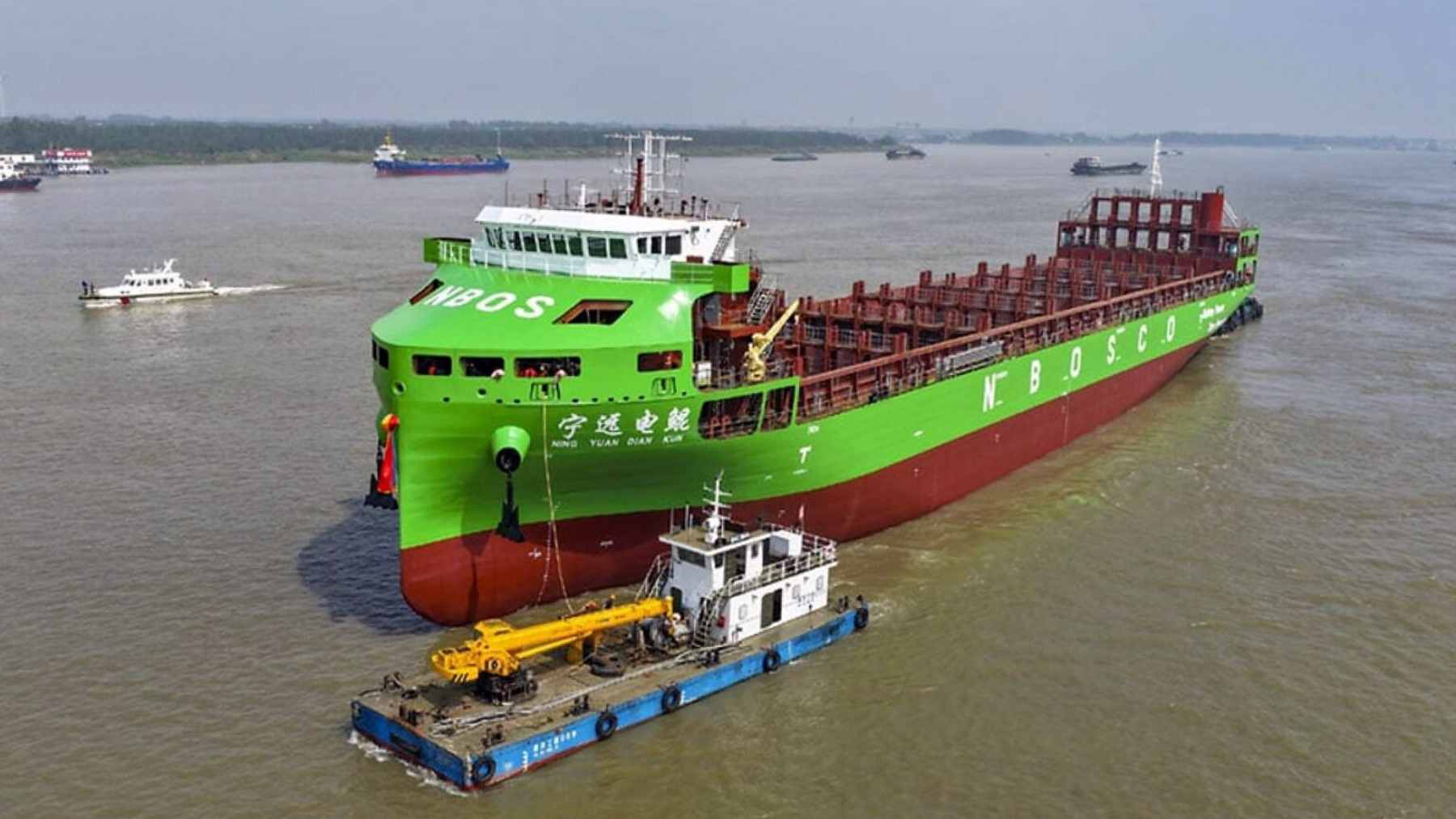 The 10,000-ton Ning Yuan Dian Kun pure electric intelligent container ship navigating coastal waters in China.