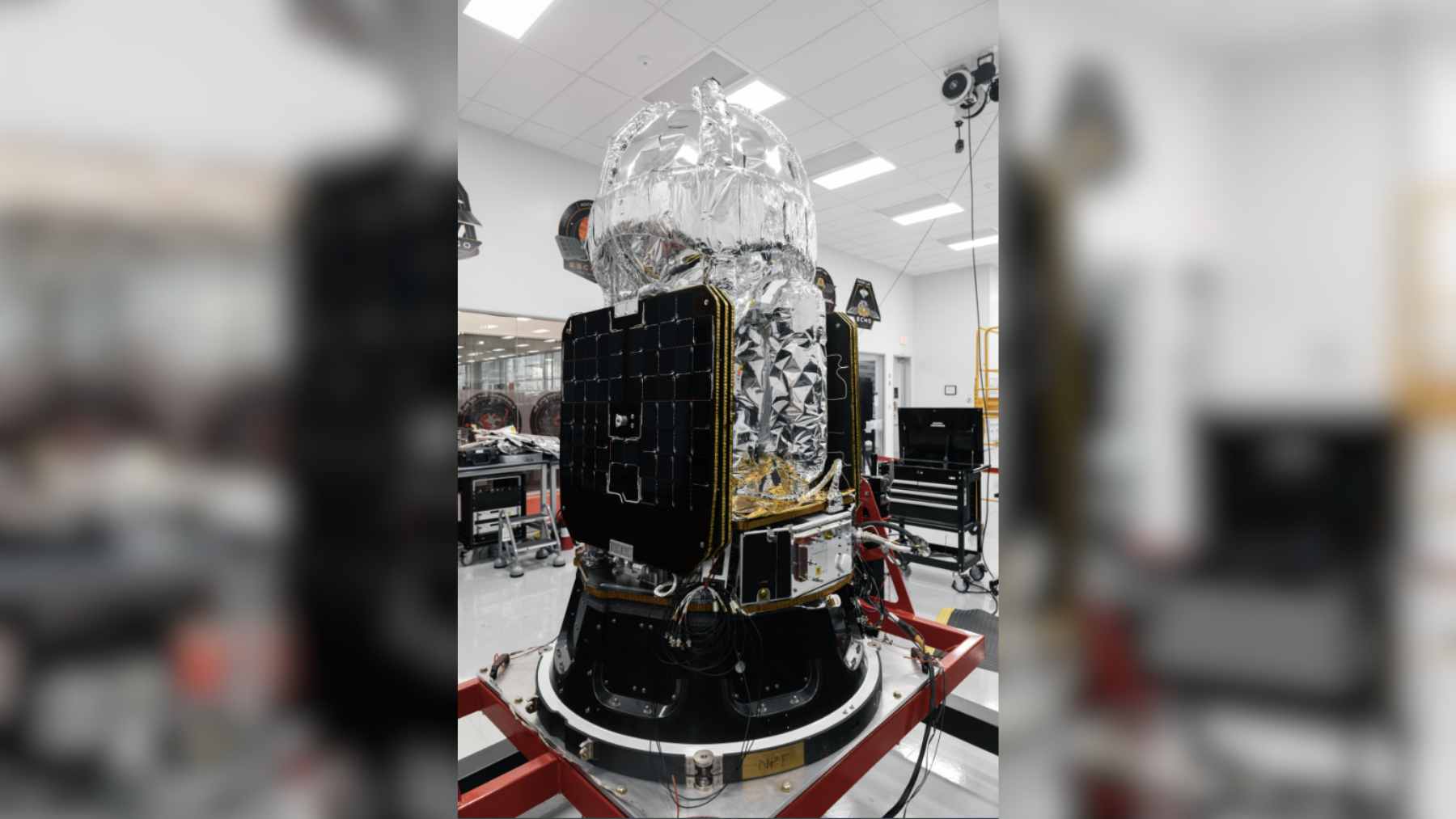 The LOXSAT satellite prototype mounted on a Rocket Lab Photon bus, designed to test liquid oxygen transfer in microgravity.