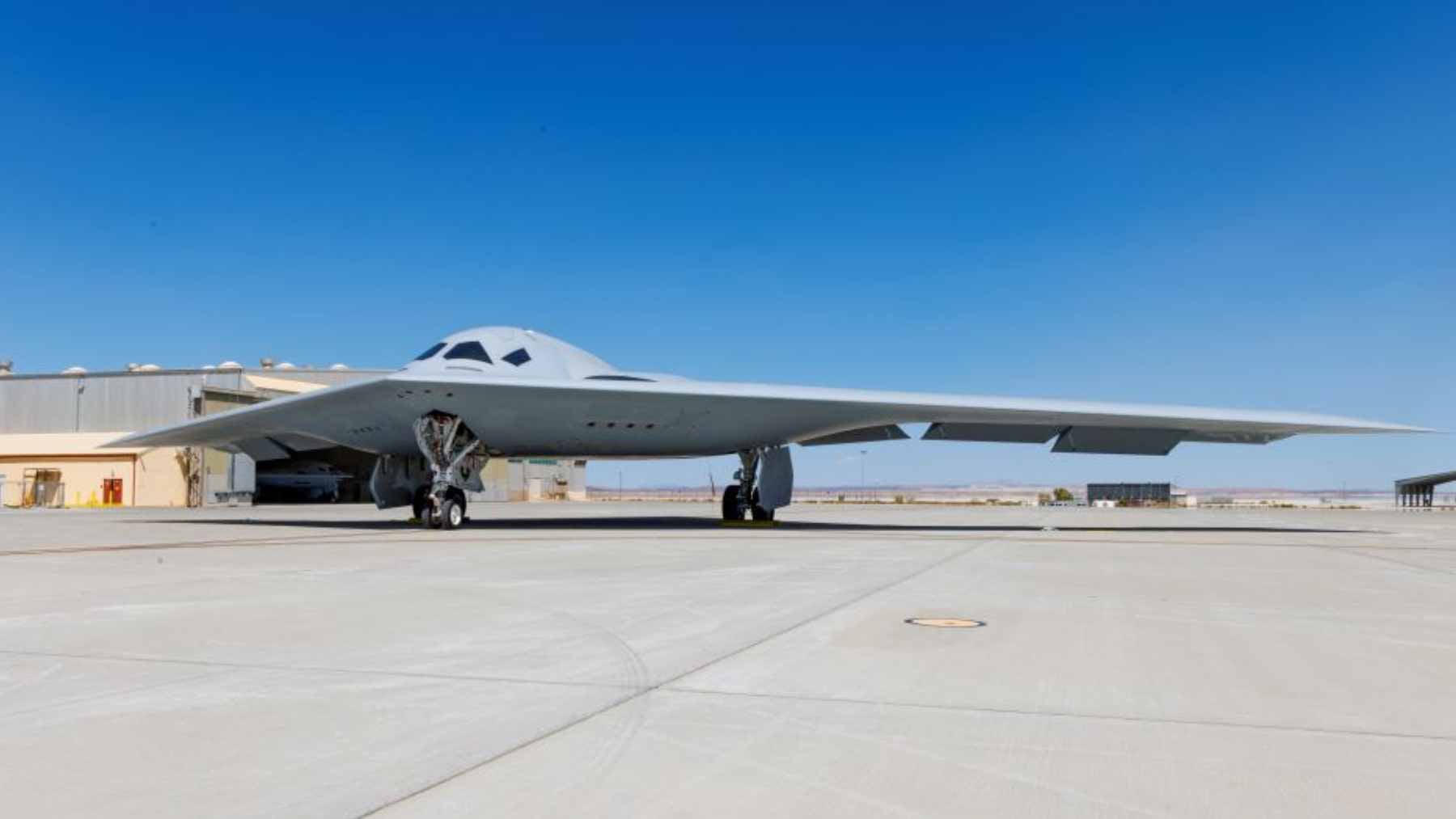 Northrop’s B-21 Raider may appear as small as a mosquito on radar, and that detail could change the next stealth bomber race 1 The B-21 Raider stealth bomber conducting a mid-air refueling test with a KC-135 Stratotanker.