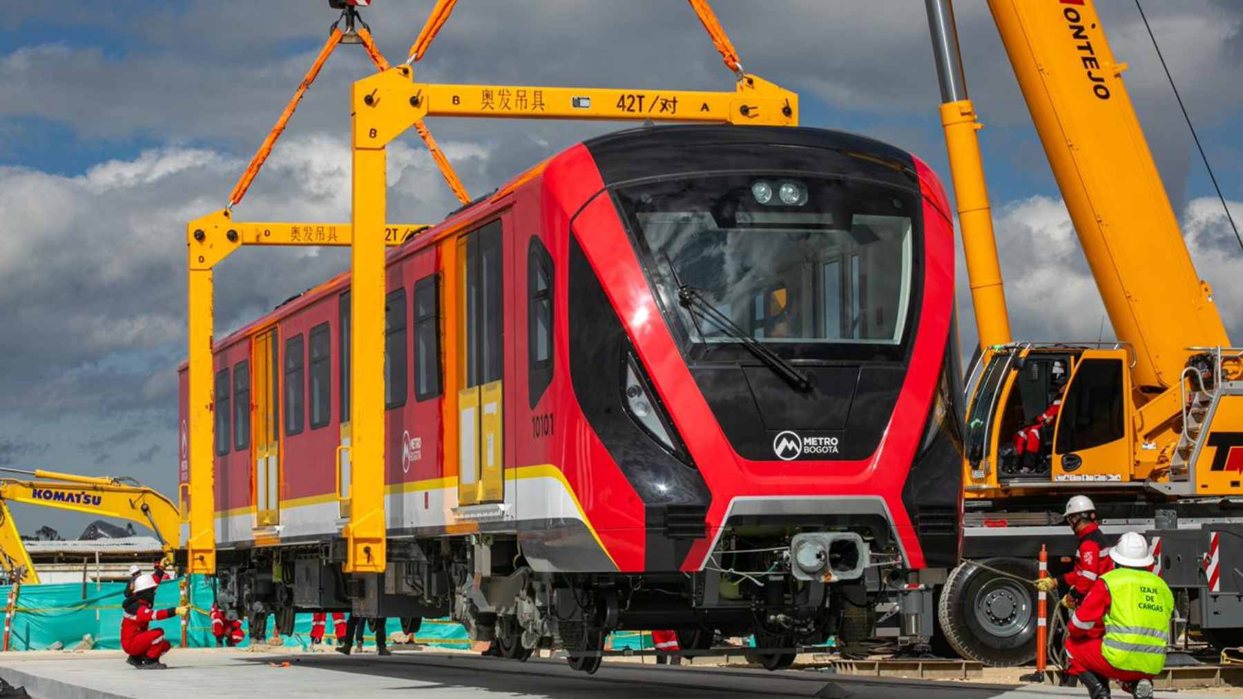 China will send 20 electric trains to Latin America, and one metro system could become the region’s longest 1 Autonomous Bogotá Metro Line 1 train undergoing test runs on the elevated viaduct.