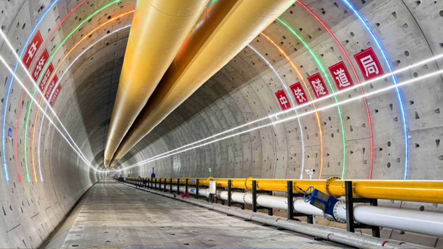 The Linghang shield tunneling machine surface arrival after completing the underwater section of the Yangtze River high-speed rail tunnel.